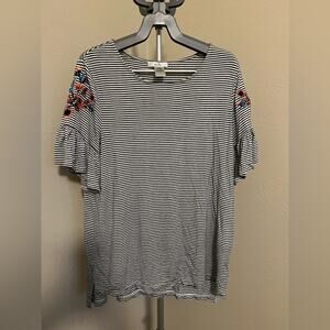 Isela Rayon Blend Embroidered Top Size Medium